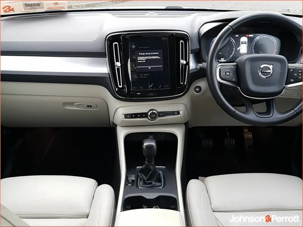 Volvo XC40 T3 163bhp Momentum Pro (Adaptive Cruise - Image 2