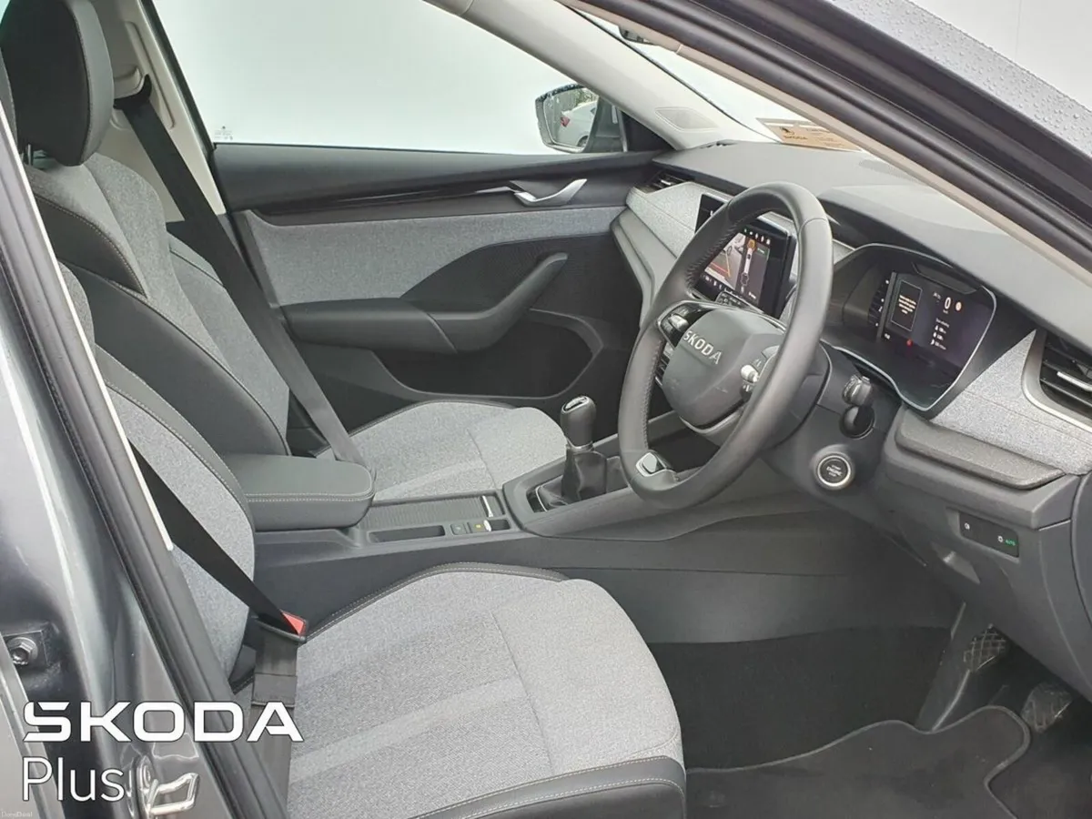 Skoda Octavia Combi Selection + 2.0TDI 115HP Call - Image 2