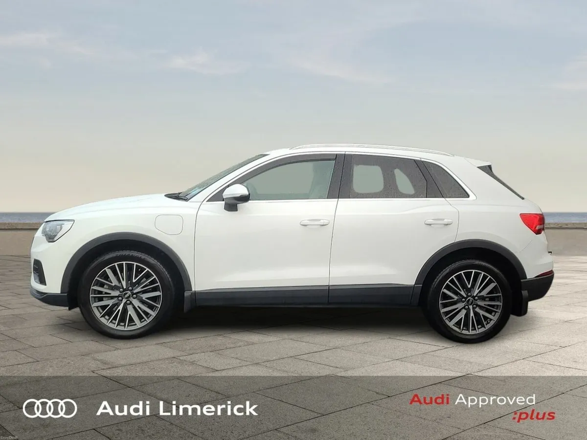 Audi Q3 *SOLD* 45 TFSI E S Tronic SE + SUNROOF + C - Image 4