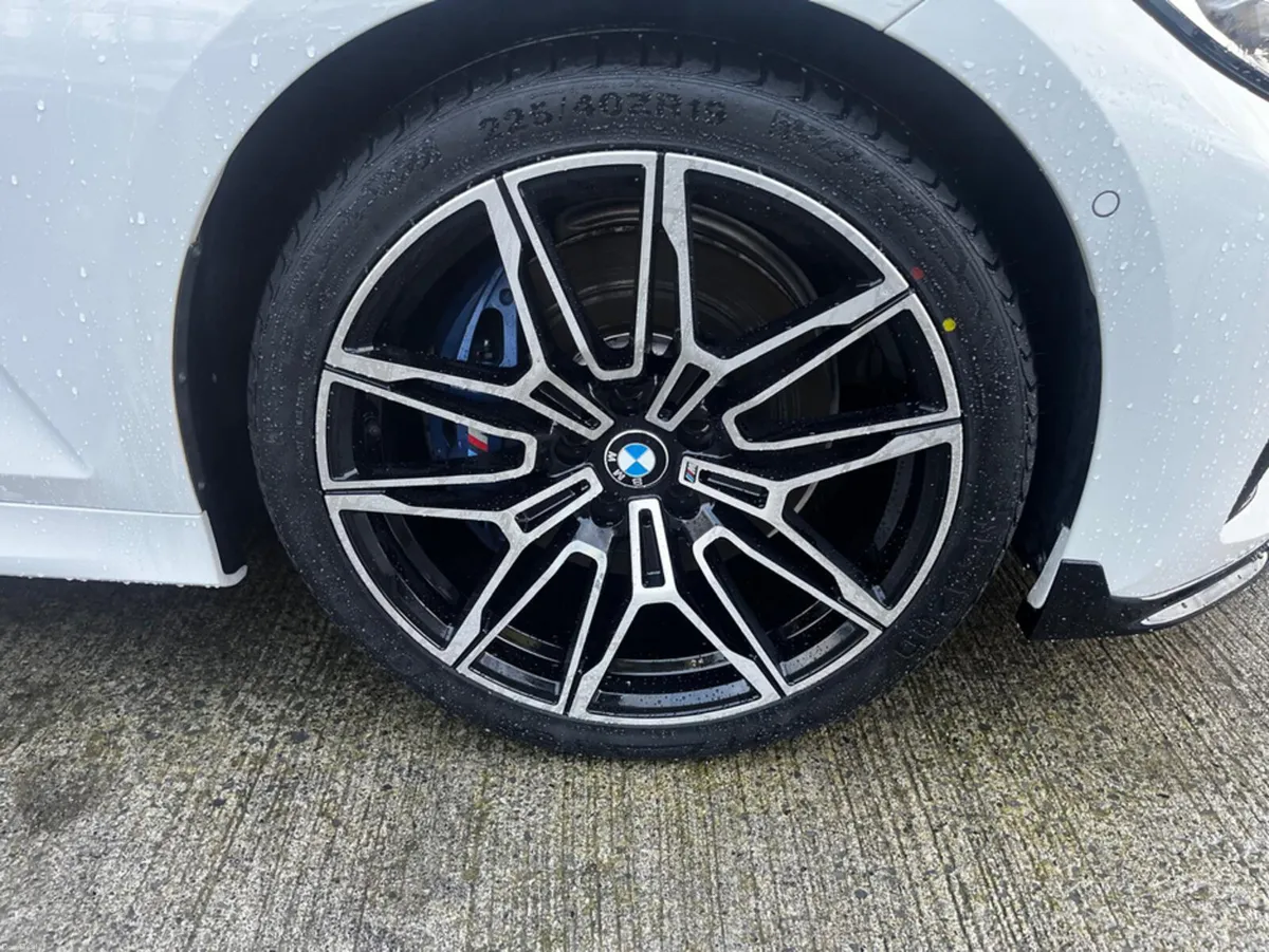 BMW 3-Series 330E M SPORT PLUG IN HYBRID m-perform - Image 4