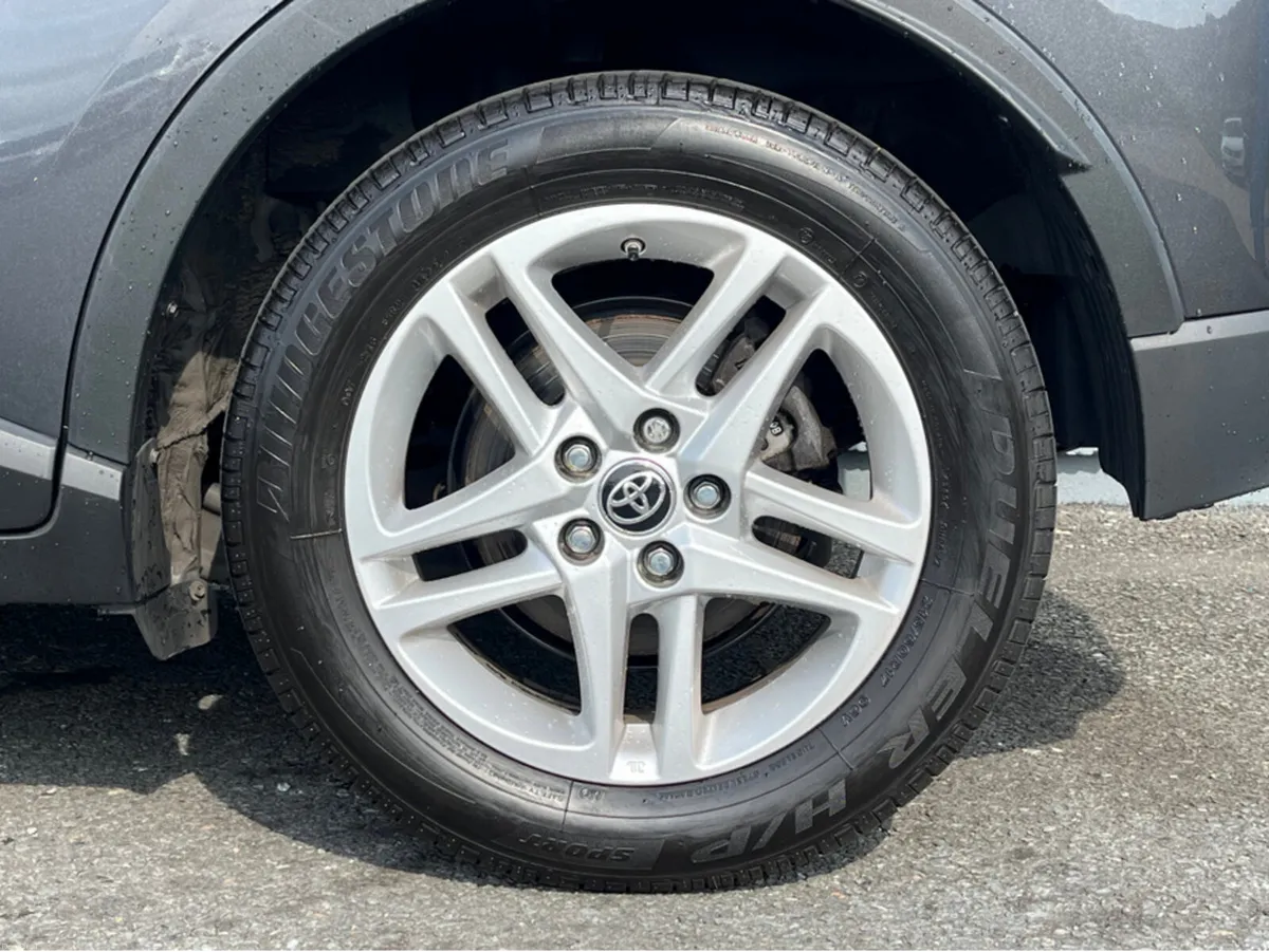 Toyota C-HR ICON HEV CVT - Image 4