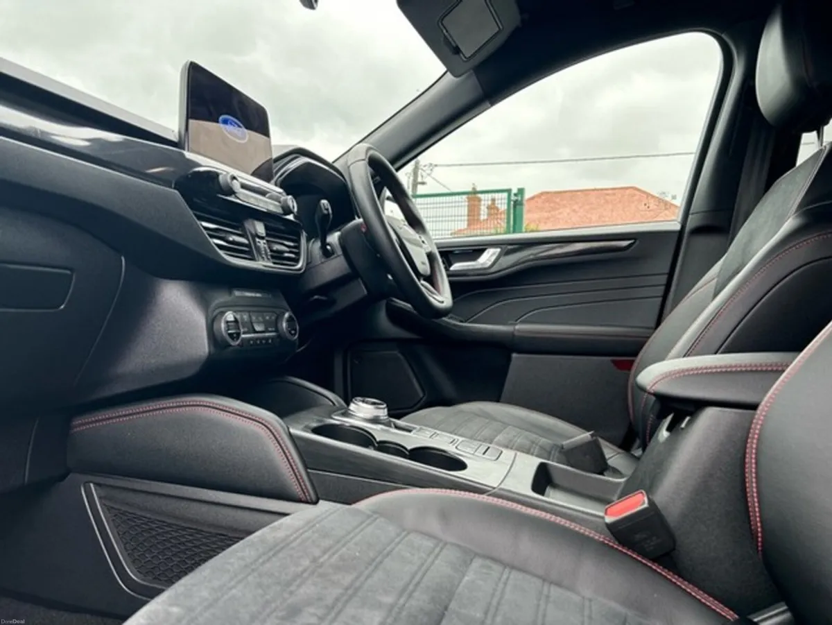 Ford Kuga ST-LINE 5DR 2.5 PHEV 225 S6. S6.2 CT - Image 6