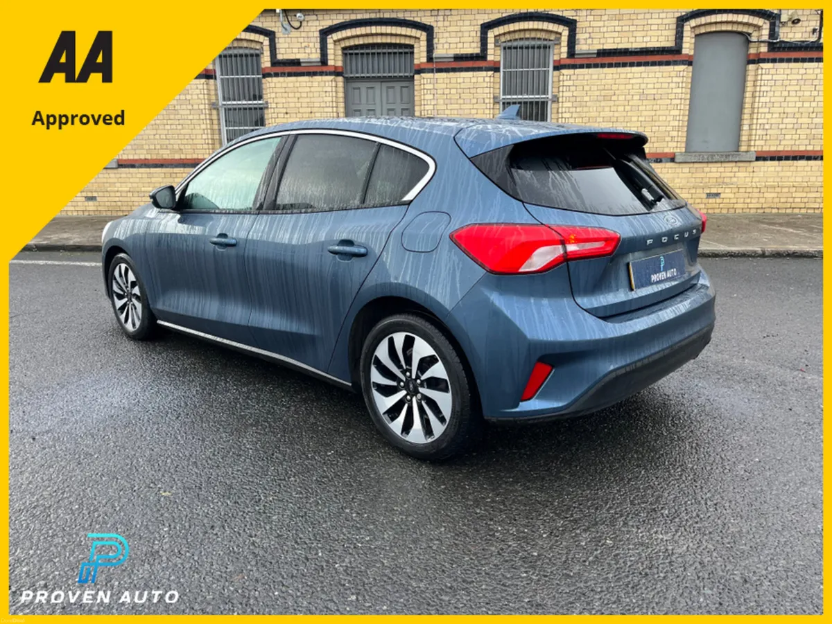 Ford Focus ZETEC 1.5TDCI *1 YEAR UNLIMITED MILEAGE - Image 3