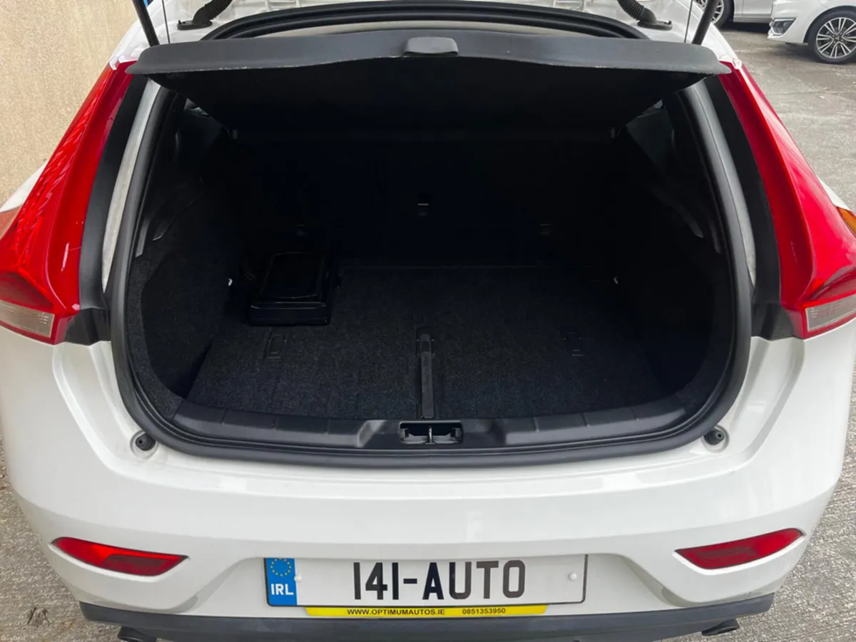 Volvo V40 Volvo V40 T4  1.6 petrol auto - Image 3