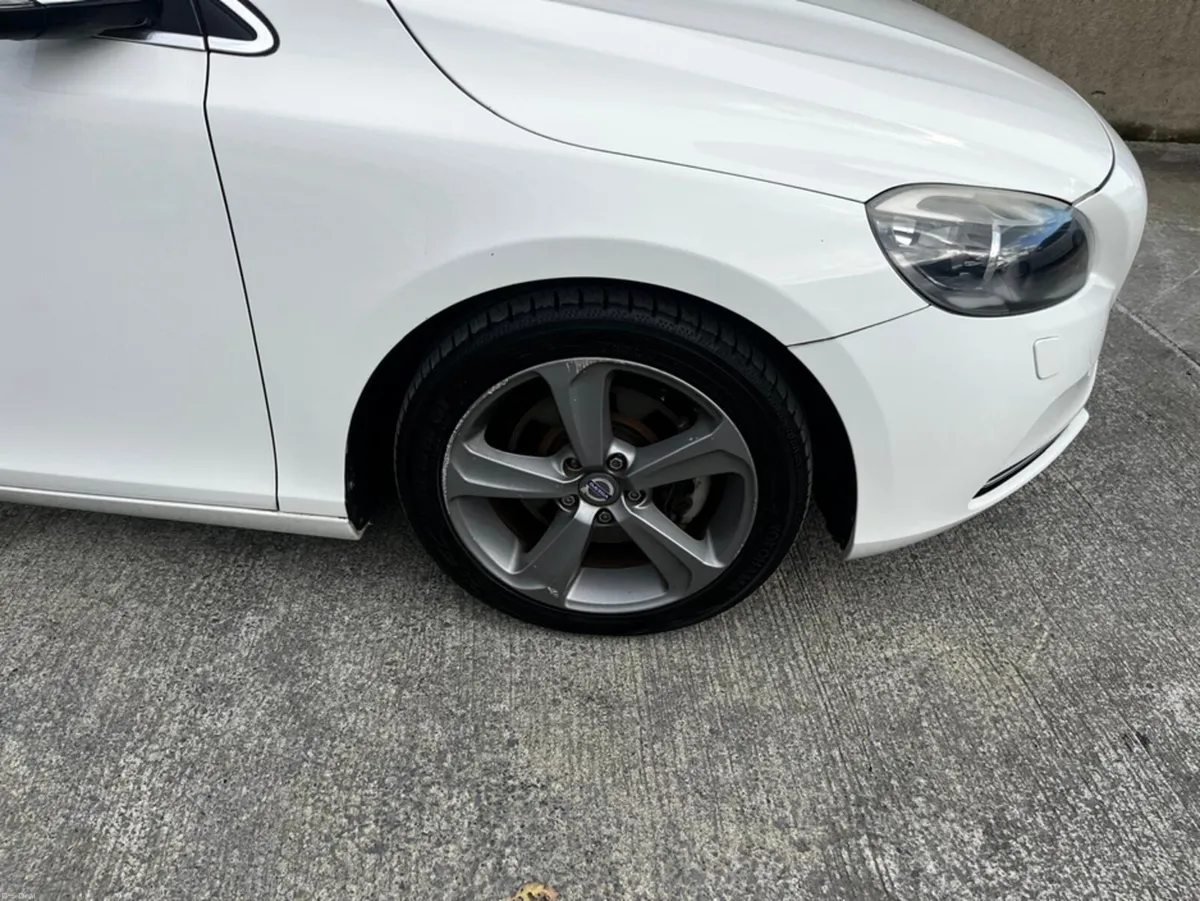 Volvo V40 Volvo V40 T4  1.6 petrol auto - Image 4