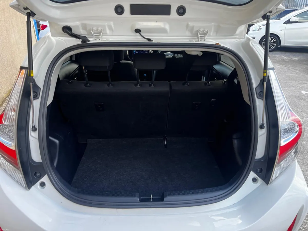 Toyota Aqua Toyota Aqua 1.5 petrol, automatic, sel - Image 4