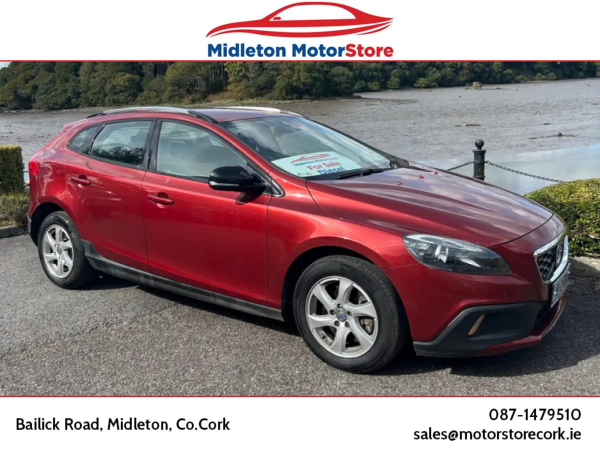 Volvo V40 2.0 D2 CROSSCOUNTRY SE 5DR 40 SERIES - Image 2