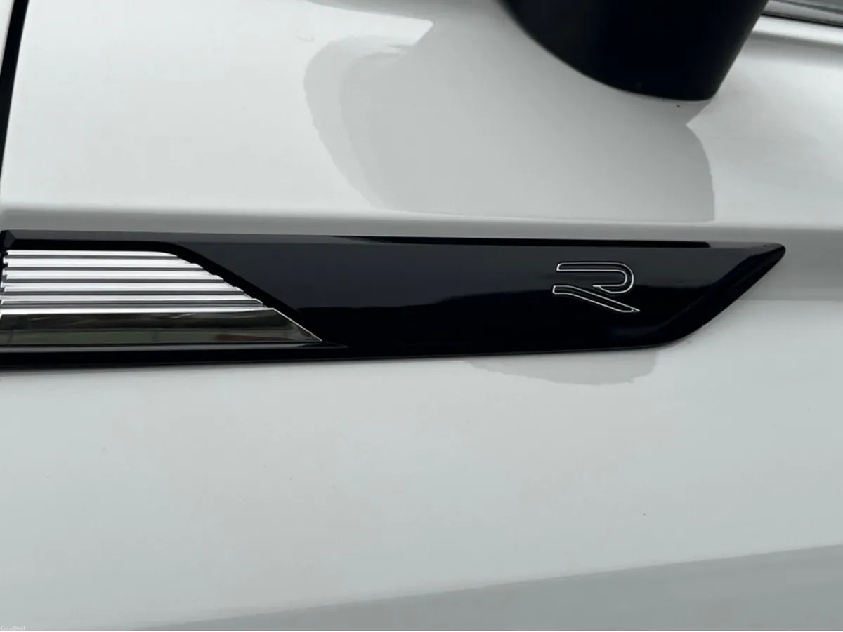 Volkswagen Tiguan R-LINE TDI 4MOTION DSG - Image 4