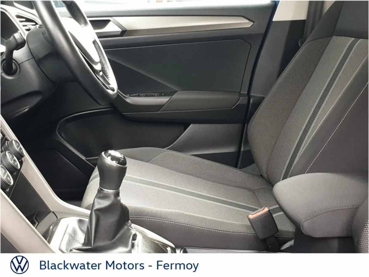 Volkswagen T-Roc 1.5TSI 150BHP DESIGN SPECIAL EDIT - Image 4