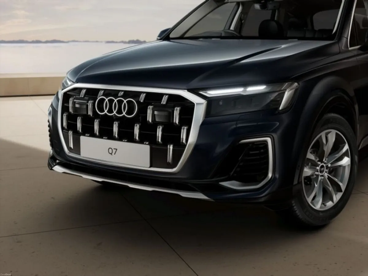 Audi Q7 SUV SE TFSI E QUATTRO AUTOMATIC - Image 3
