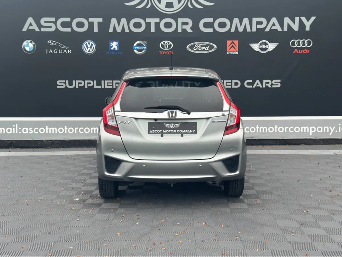 Honda Fit Hybrid - Image 4