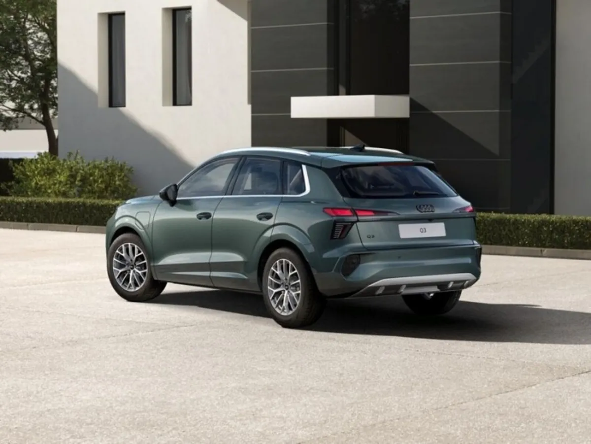 Audi Q3 SUV E-HYBRID SE AUTOMATIC - Image 5