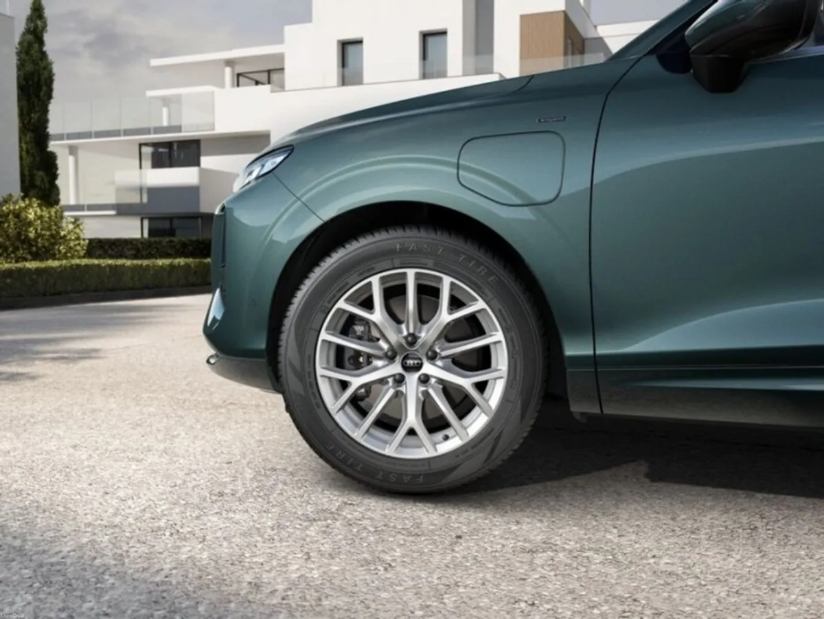 Audi Q3 SUV E-HYBRID SE AUTOMATIC - Image 3