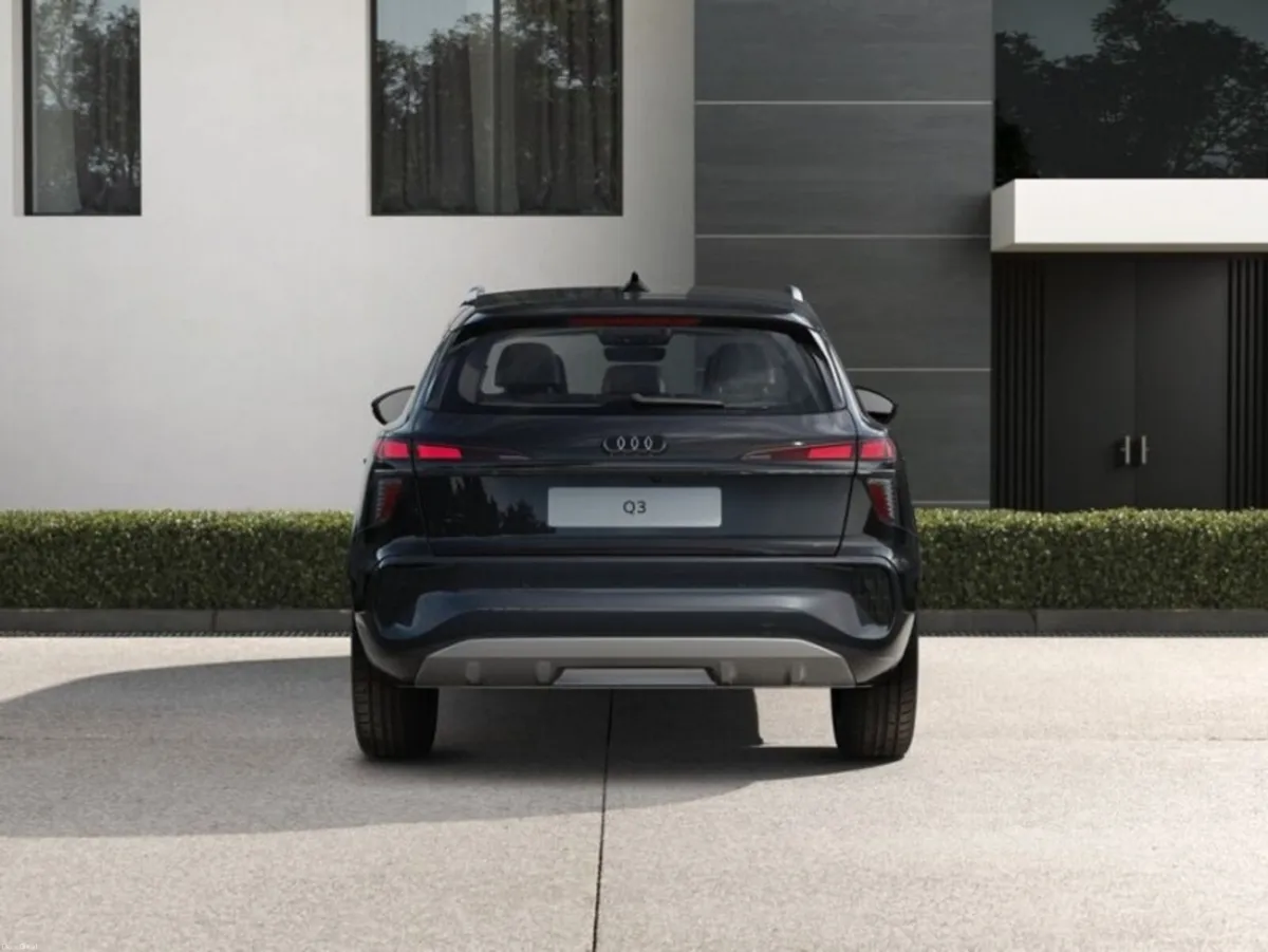 Audi Q3 SUV E-HYRBID SE AUTOMATIC WITH COMFORT PAC - Image 6
