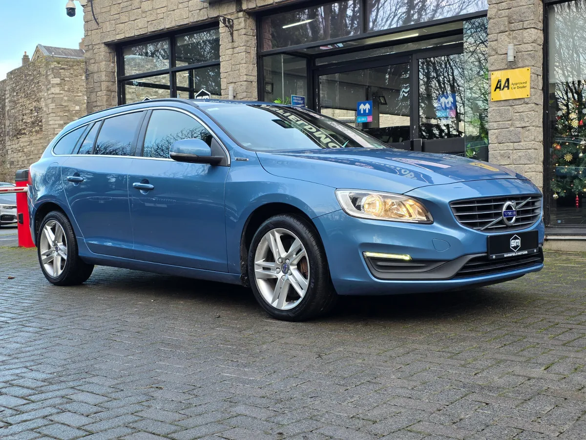 2017 VOLVO V60  D5 TWIN ENGINE SE NAV. - Image 3
