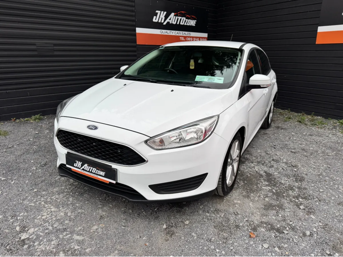 Ford Focus STYLE 1.5 TD 5DR - Image 3