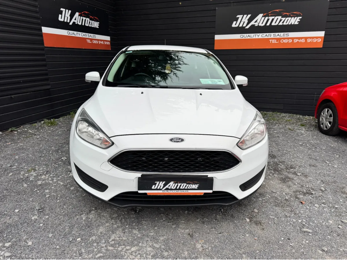 Ford Focus STYLE 1.5 TD 5DR - Image 2