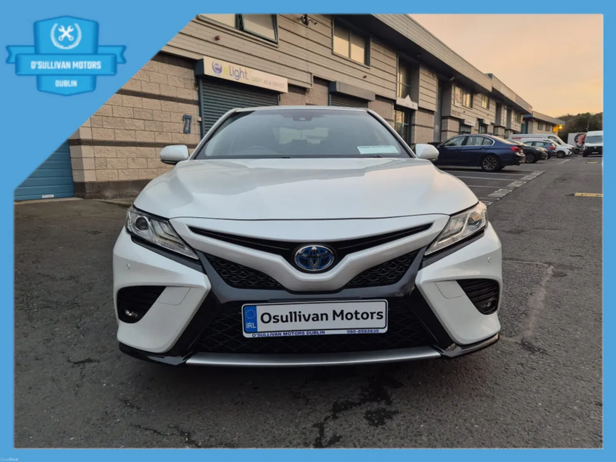 Toyota Camry /2020/2.5 PETROL HYBRID/AUTOMATIC - Image 2