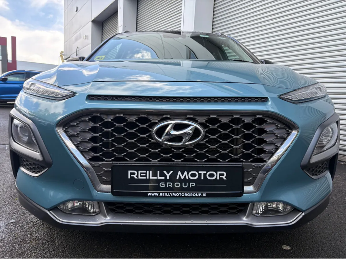 Hyundai KONA 1.6 DIESEL EXECUTIVE 2 TONE - Image 2