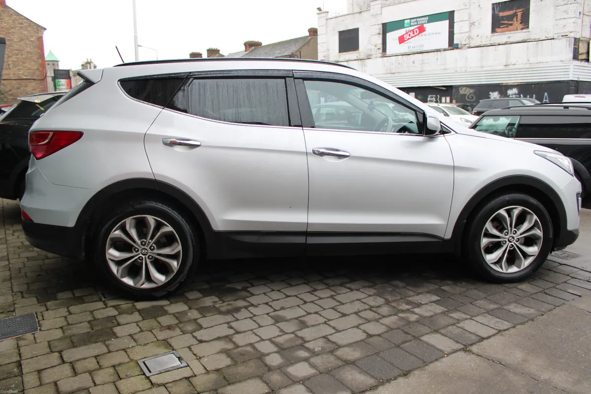 Hyundai Santa Fe 4WD AUTOMATIC 2013 *FSH* - Image 3