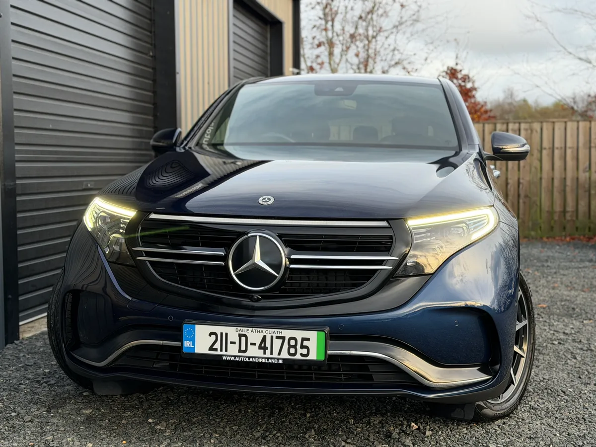 211 Mercedes EQC 400 Amg Line  4 Matic - Image 2