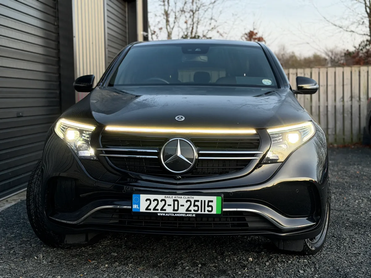 222 Mercedes-Benz EQC 400 Amg Line - Image 2