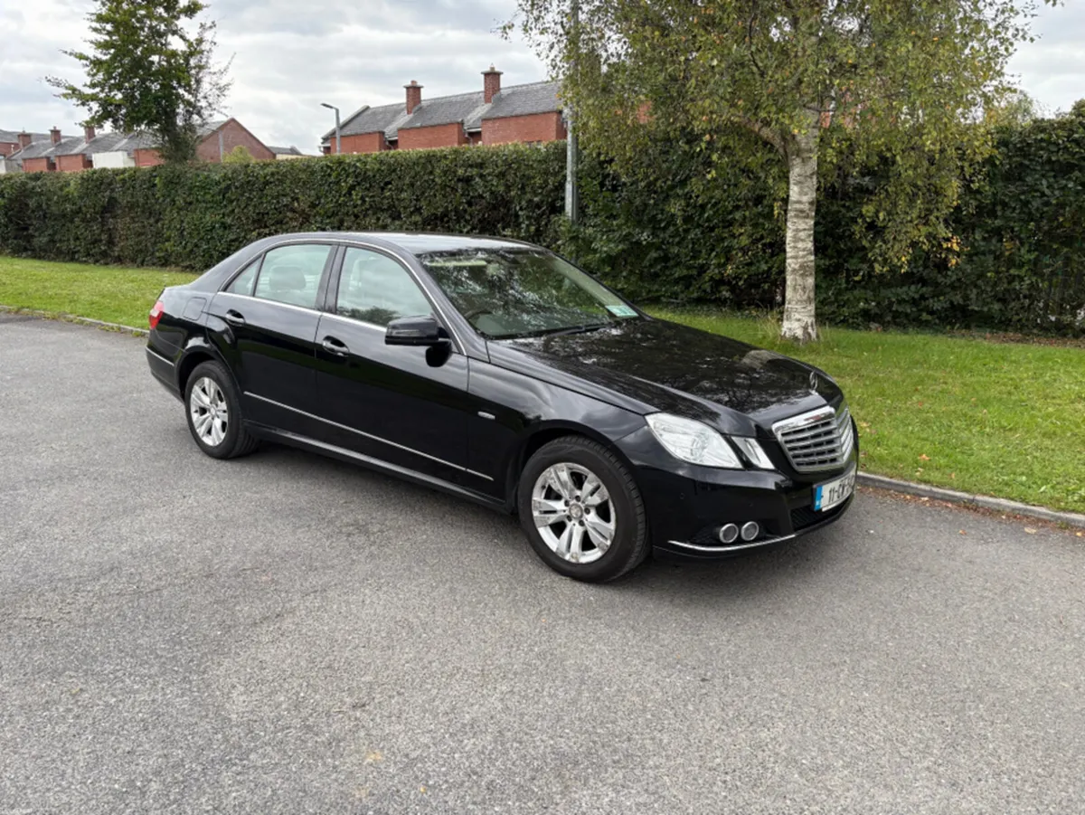 Mercedes-Benz E-Class 220 CDI BLUE EFFICIENCY ELEG - Image 2