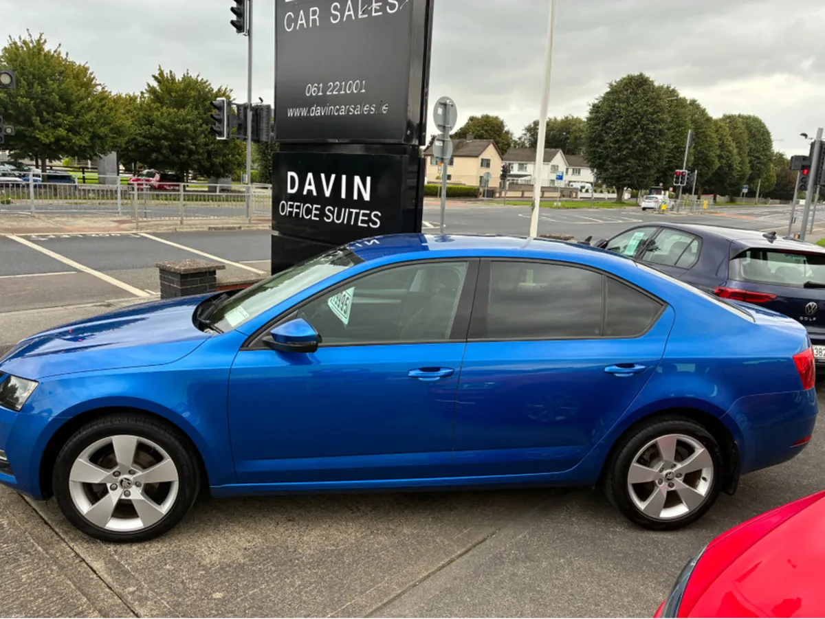 Skoda Octavia 1.6 SE DRIVE TDI 115PS 5DR - Image 3