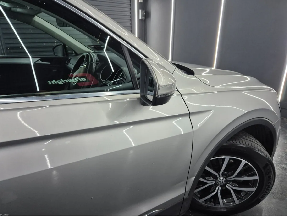 Volkswagen Tiguan CL 2.0 TDI MANUAL 6SPEED FWD 115 - Image 2