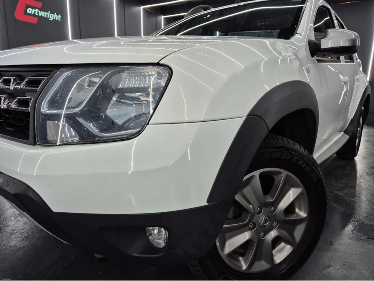 Dacia Duster SIGNATURE 1.5 DCI 110 4 4DR - Image 3