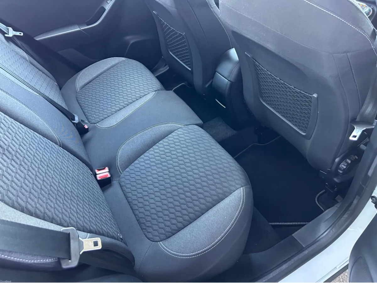 Ford Puma TITANIUM 5DR 1.0T 125 MHEV M6 4 - Image 6