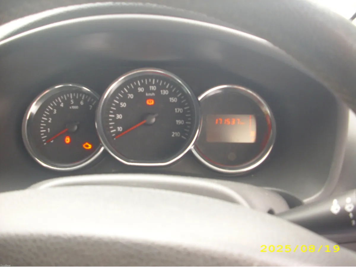 Dacia Sandero SIGNATURE TCE 90 4DR - Image 2