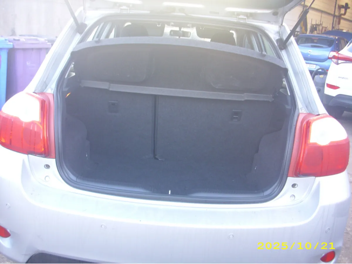 Toyota Auris 1.4 D-4D TR 5DR - Image 2