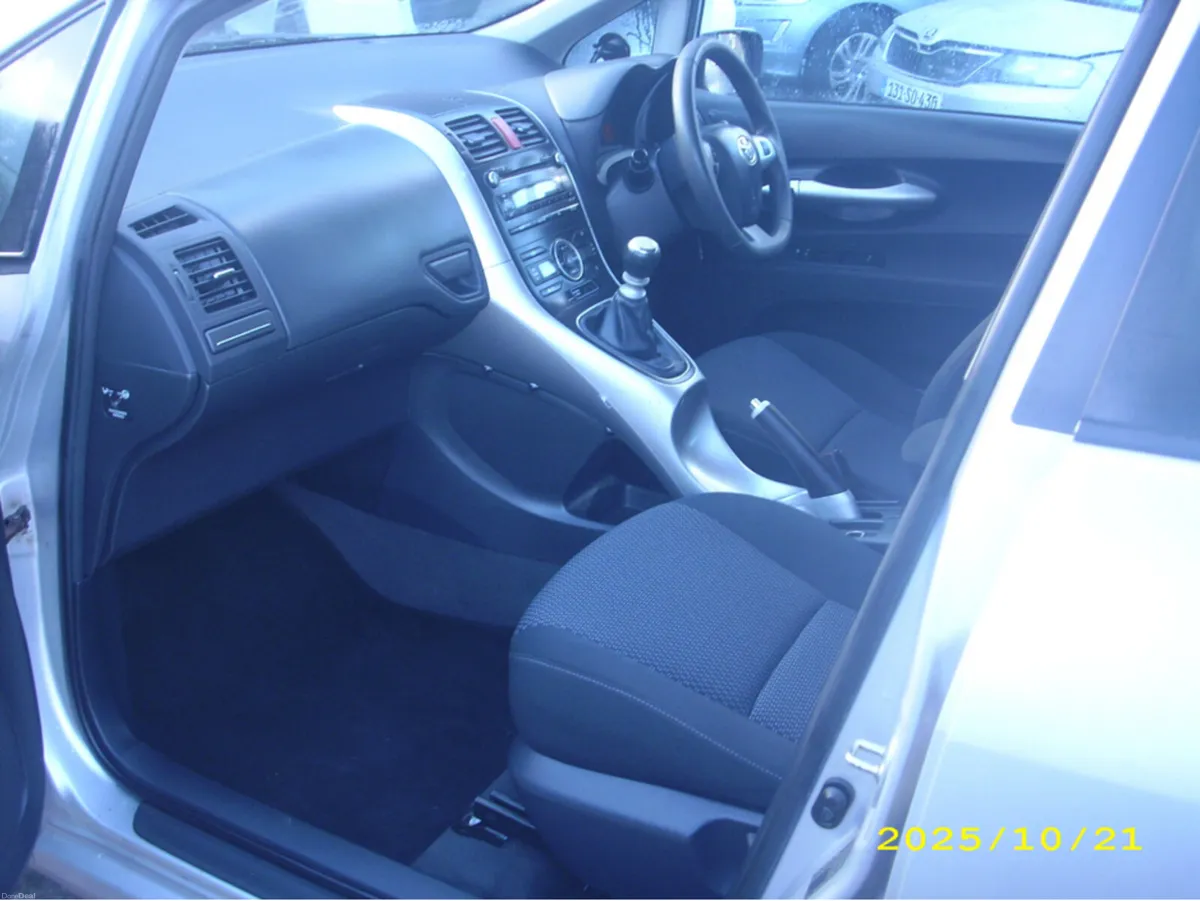 Toyota Auris 1.4 D-4D TR 5DR - Image 4