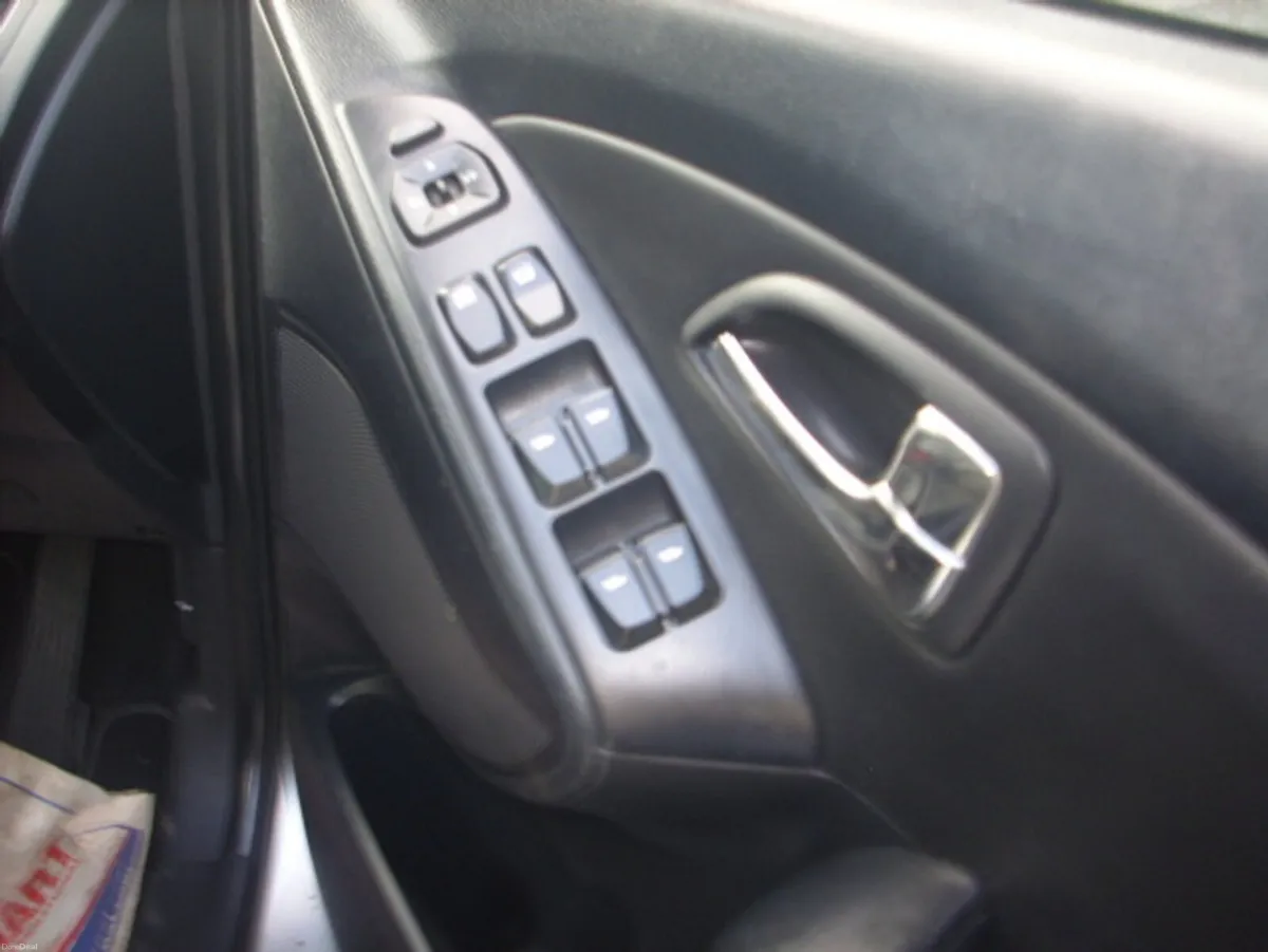 Hyundai ix35 1.7 2WD 115 BHP 5DR - Image 6