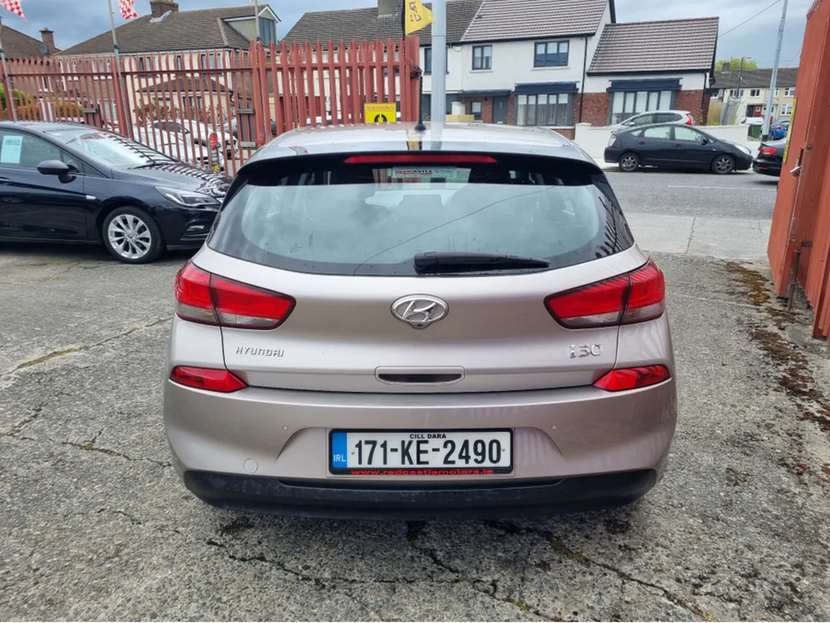 Hyundai i30 DELUXE 5DR (NCT 02-27) - Image 4