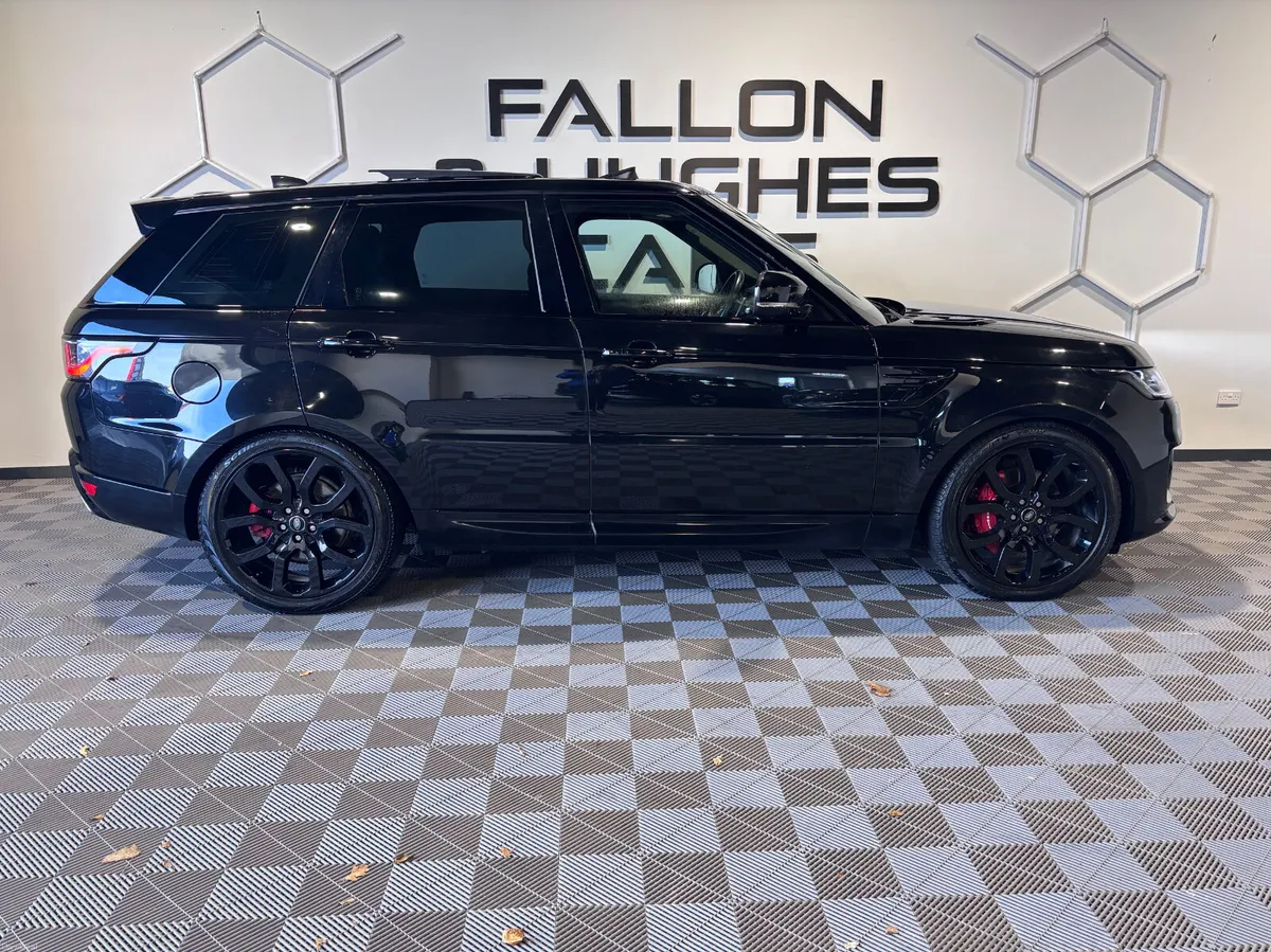 Land Rover Range Rover Sport 3.0 DIESEL HIGH SPEC - Image 4