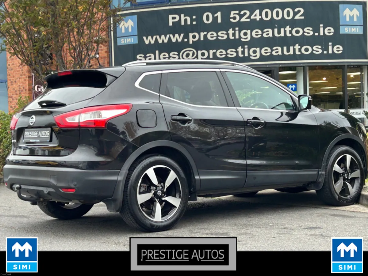 Nissan Qashqai 1.2 PETROL SV PREMIUM PAN ROOF *CAR - Image 4