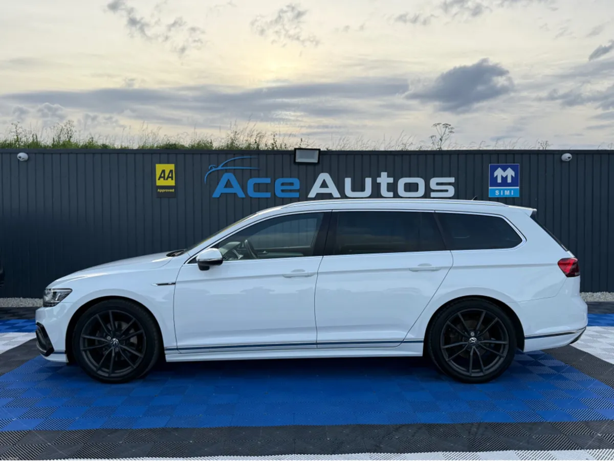 Volkswagen Passat R-LINE - 2.0L DIESEL - AUTO - 12 - Image 4