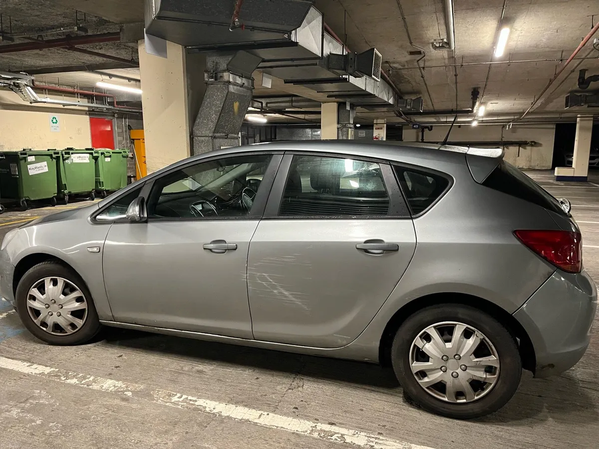 Vauxhall Astra 2010 - Image 4