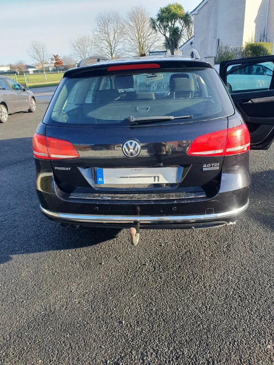 Volkswagen Passat 2011 - Image 3