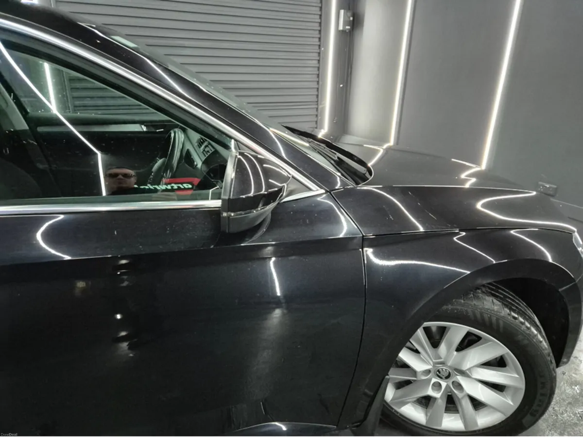 Skoda Superb AMBITION 1.6 TDI 120HP DSG 4DR AUTO - Image 3