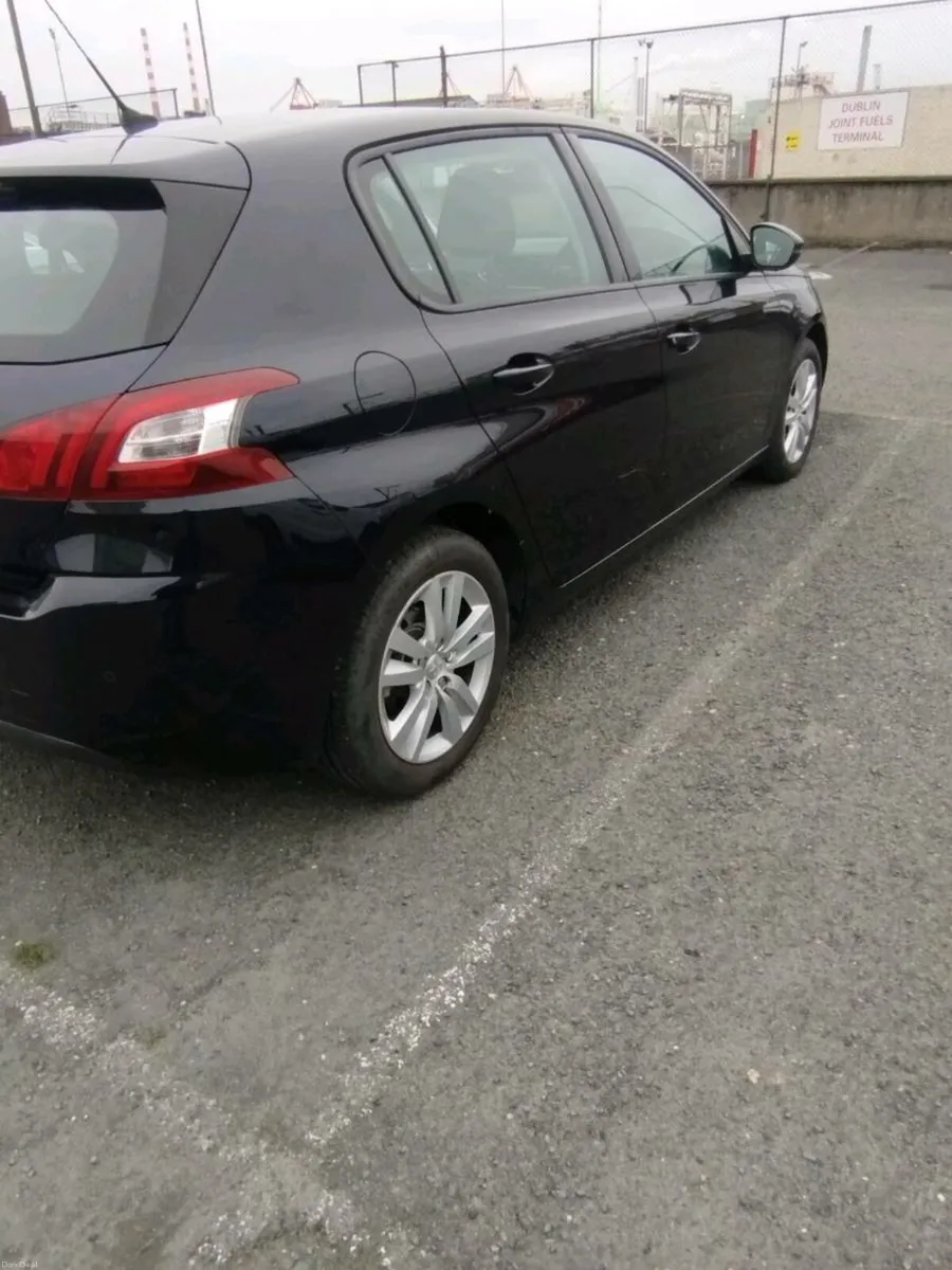 Peugeot 308 1.2 VTI Petrol - Image 4