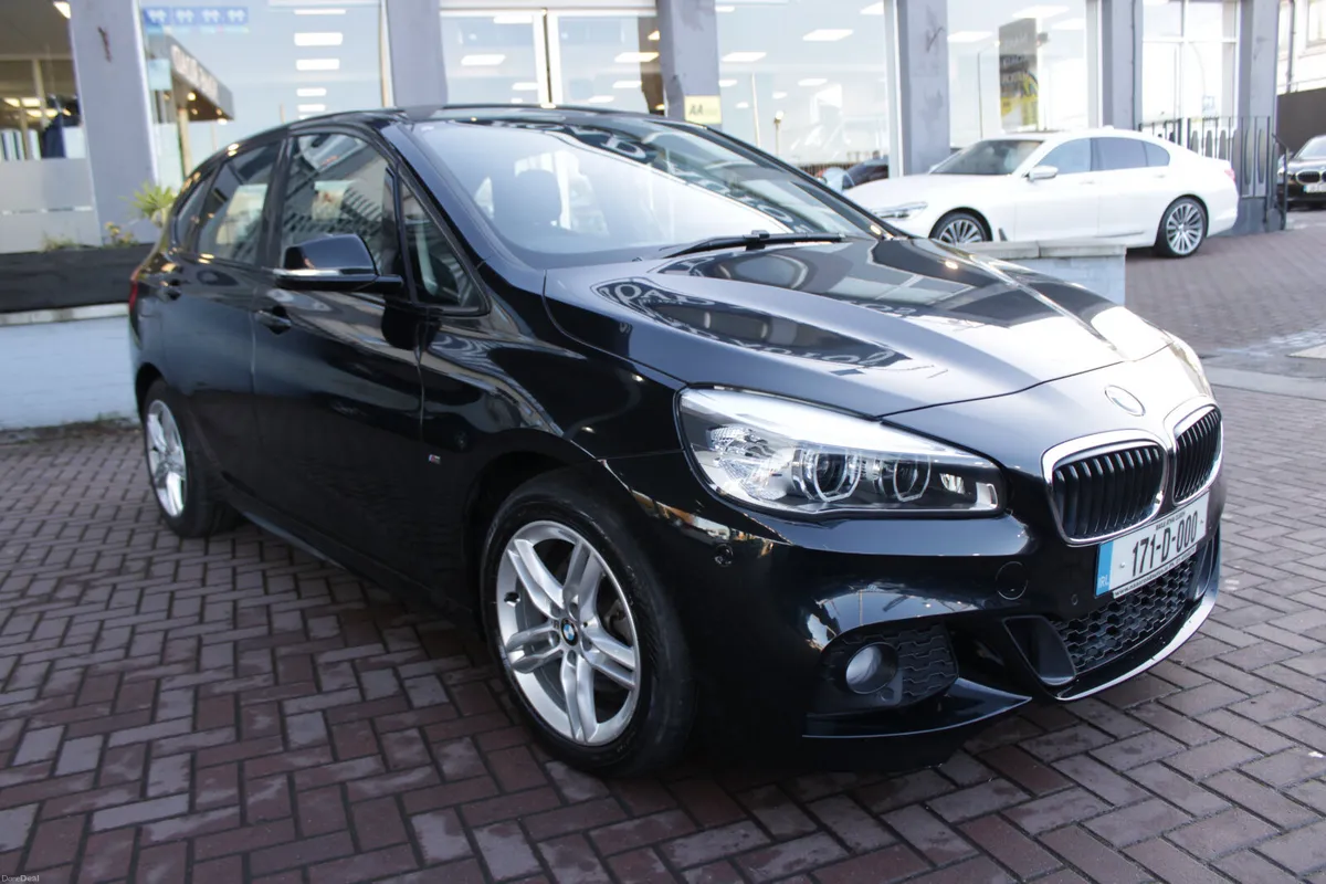 2,0D M-SPORT EDITION 5DR ESTATE AUTO WITH 101,000 - Image 2
