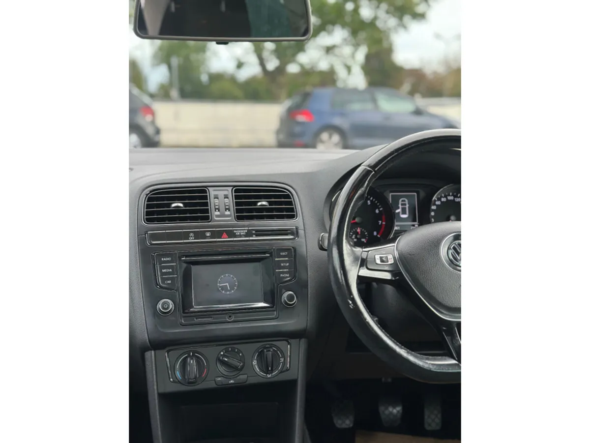 Volkswagen Polo FUN 1.0 60HP MANUAL 5SPEED 5DR - Image 4
