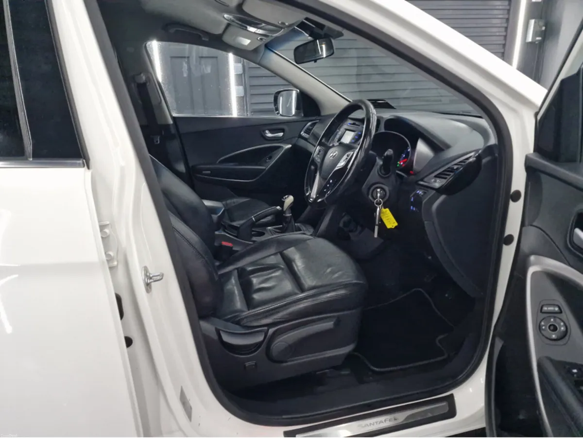 Hyundai Santa Fe 4WD SPECIAL EDITION 4 4DR - Image 6