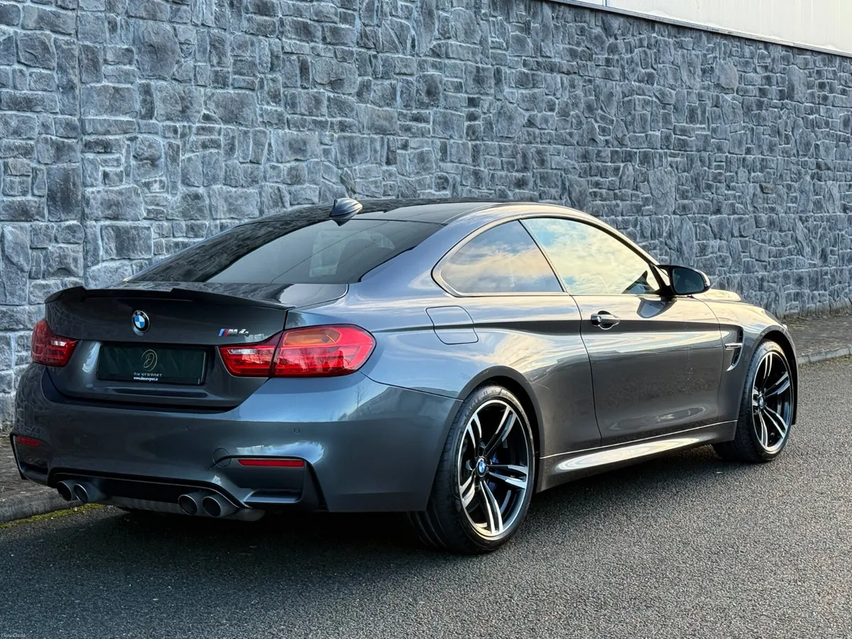 152 BMW M4 3.0 DCT 425hp FSH F82 - Image 2