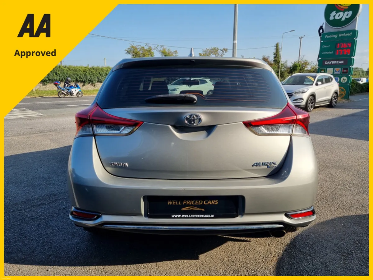 Toyota Auris 1.2T 5DR LUNA 4DR - Image 4