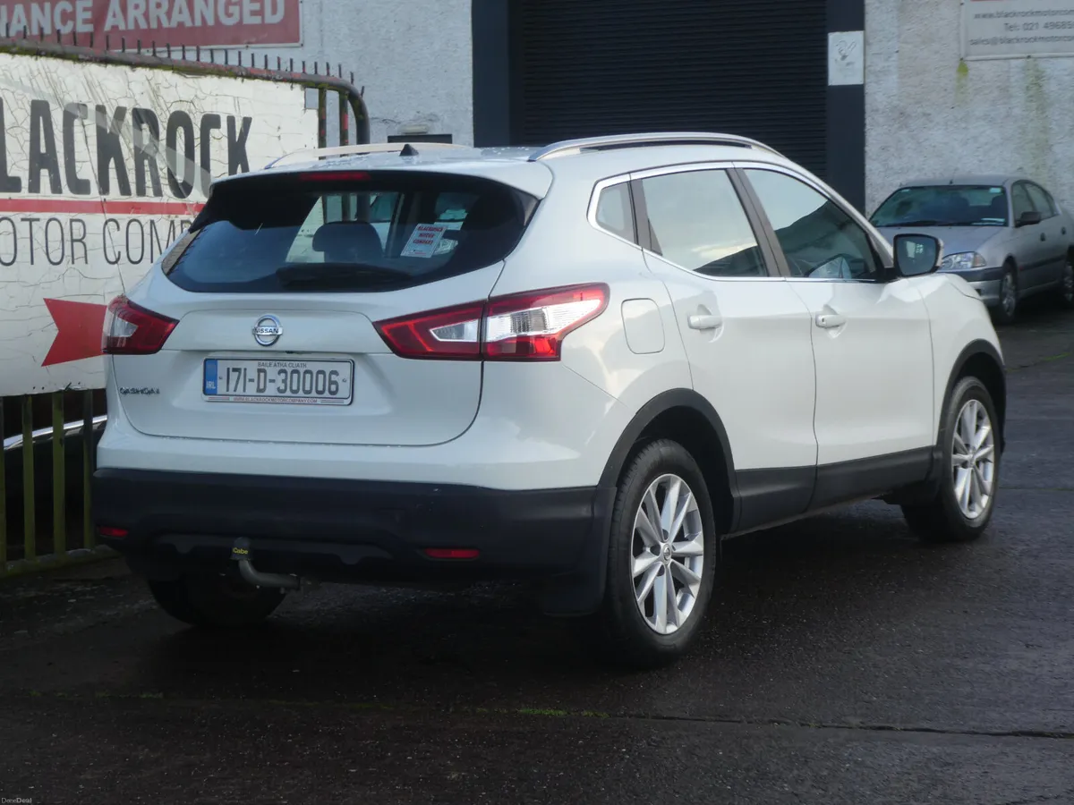 Nissan Qashqai AUTOMATIC  2017 - Image 2
