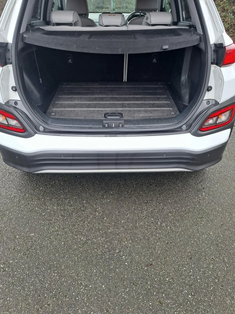 Hyundai KONA 64kWh EV  **Quick Sale** - Image 4